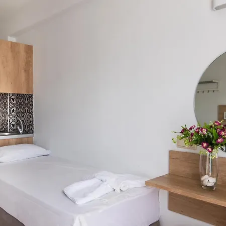 Vagelis 2* Malia